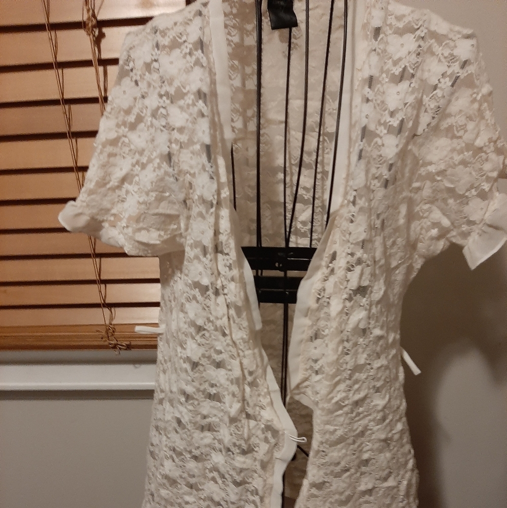 Apt. 9 lace robe